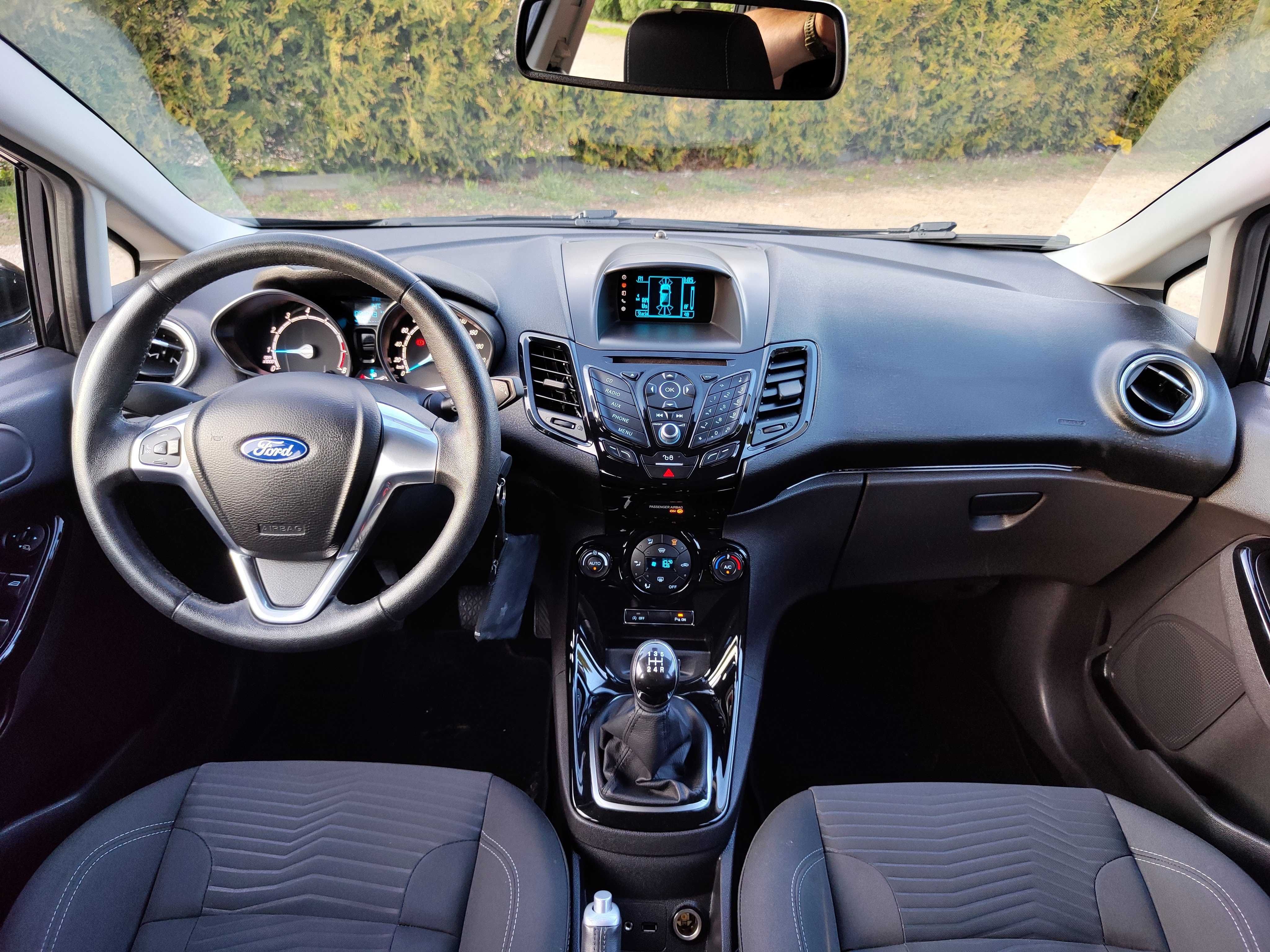 Ford Fiesta 1.0 100KM LIFT 2015/ LED/ PDC/ Grzane Fotel/Szyby TITANIUM