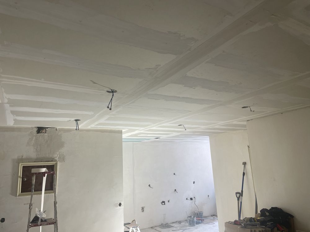 Remodelacão geral, pintura , divisorias em drywall,pavimestos e outros!