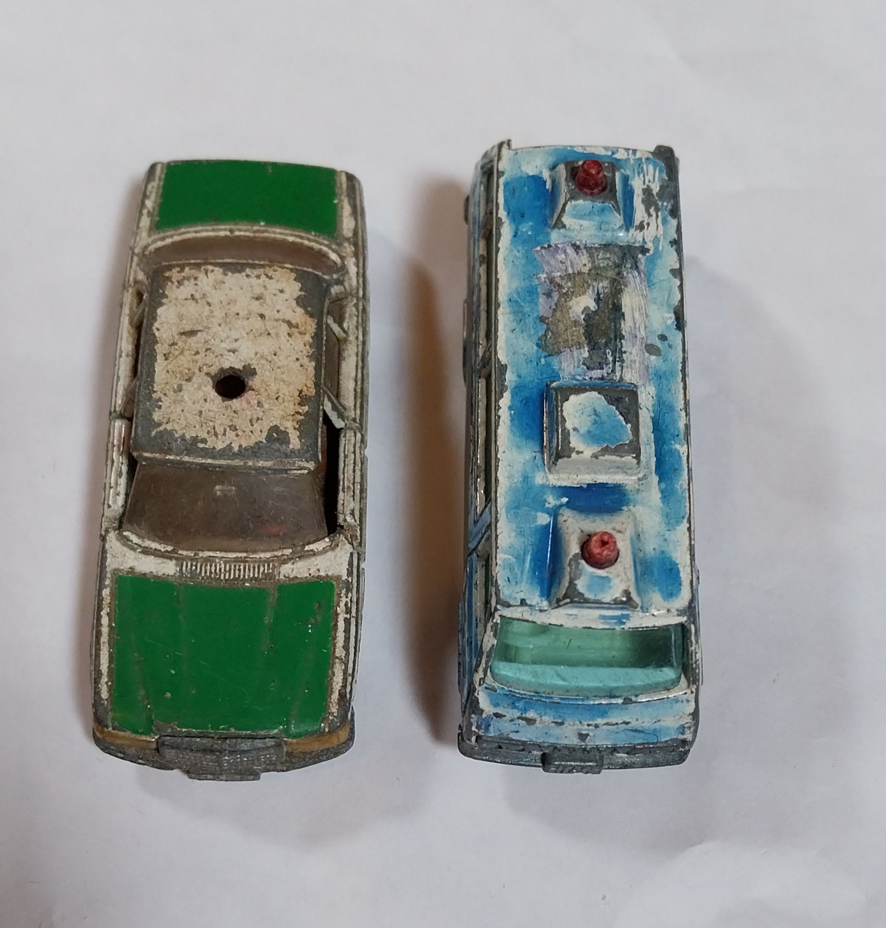 2 miniaturas antigas Tomica