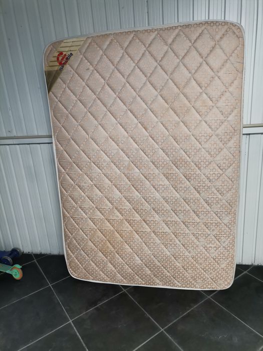 Vendo colchão molas