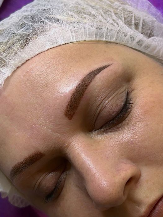 Нарощення нігтів 850