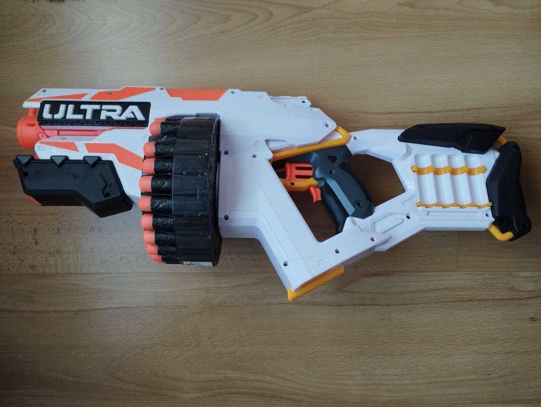 Nerf nova com balas