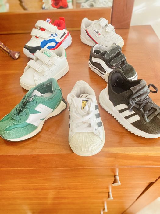 Vendo 7 pares sapatilhas bébé