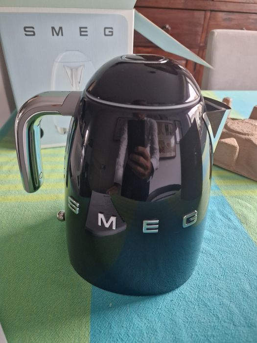 Chaleira SMEG Preta