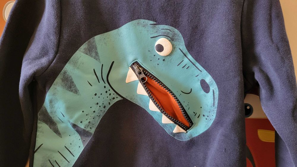Bluza z dinozaurem C&A (rozmiar 122)