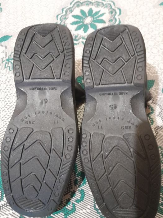 Взуття зимове 45 нове