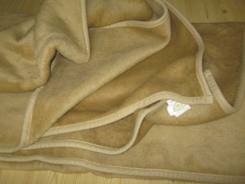 Puchaty koc welurowy beż dwa odcienie 150 / 200 cm