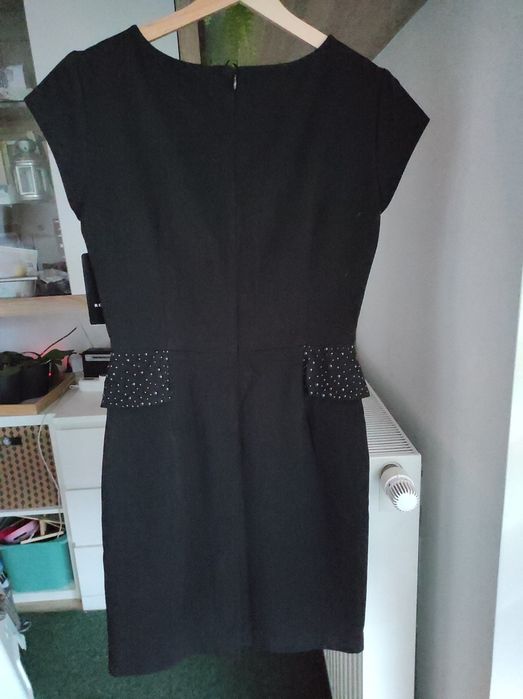 Nowa sukienka Reserved 36/S z baskinką, mała czarna elegancka