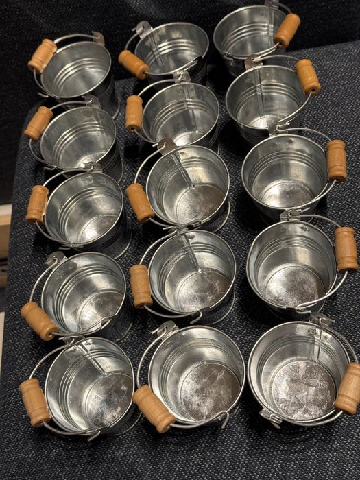 Zestaw 15 szt małych metalowych ocynkowanych wiaderek / doniczek