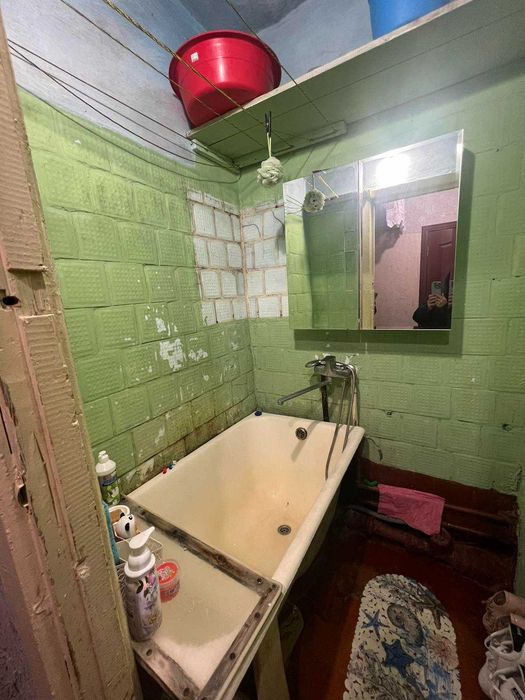 В продажі  1 кімната в гуртожитку, Гречани