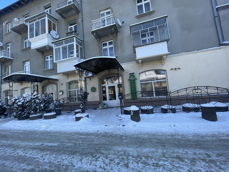 Оренда приміщення фасад Лазаренка