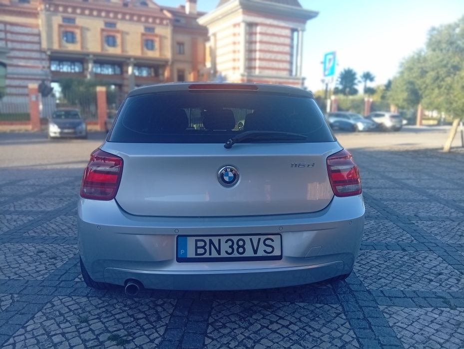 BMW 116 d caixa automática ano 2014 gasóleo