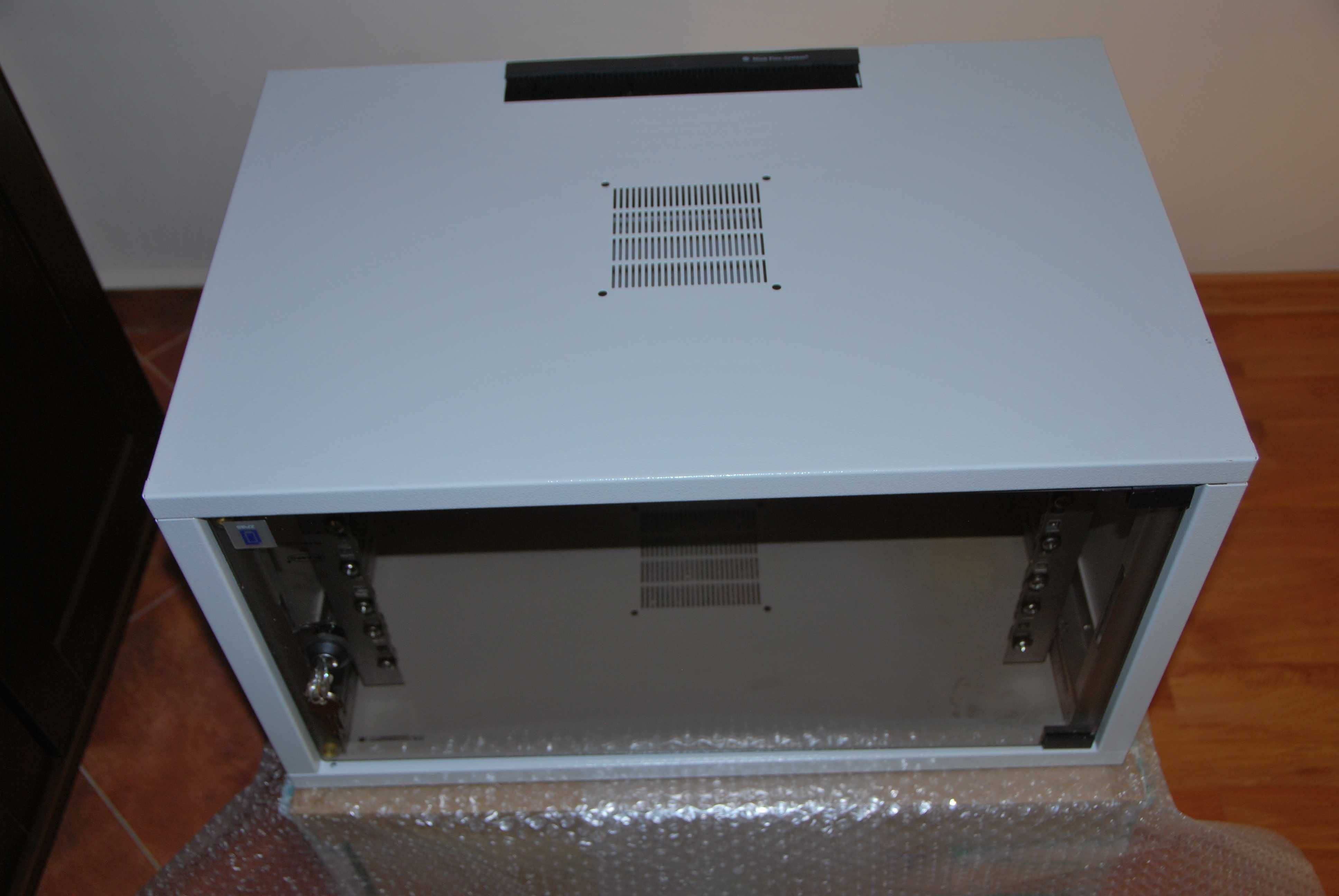 ZPAS Szafka - rack 19' 6U 600x400 szklane drzwi, demontowane ścianki