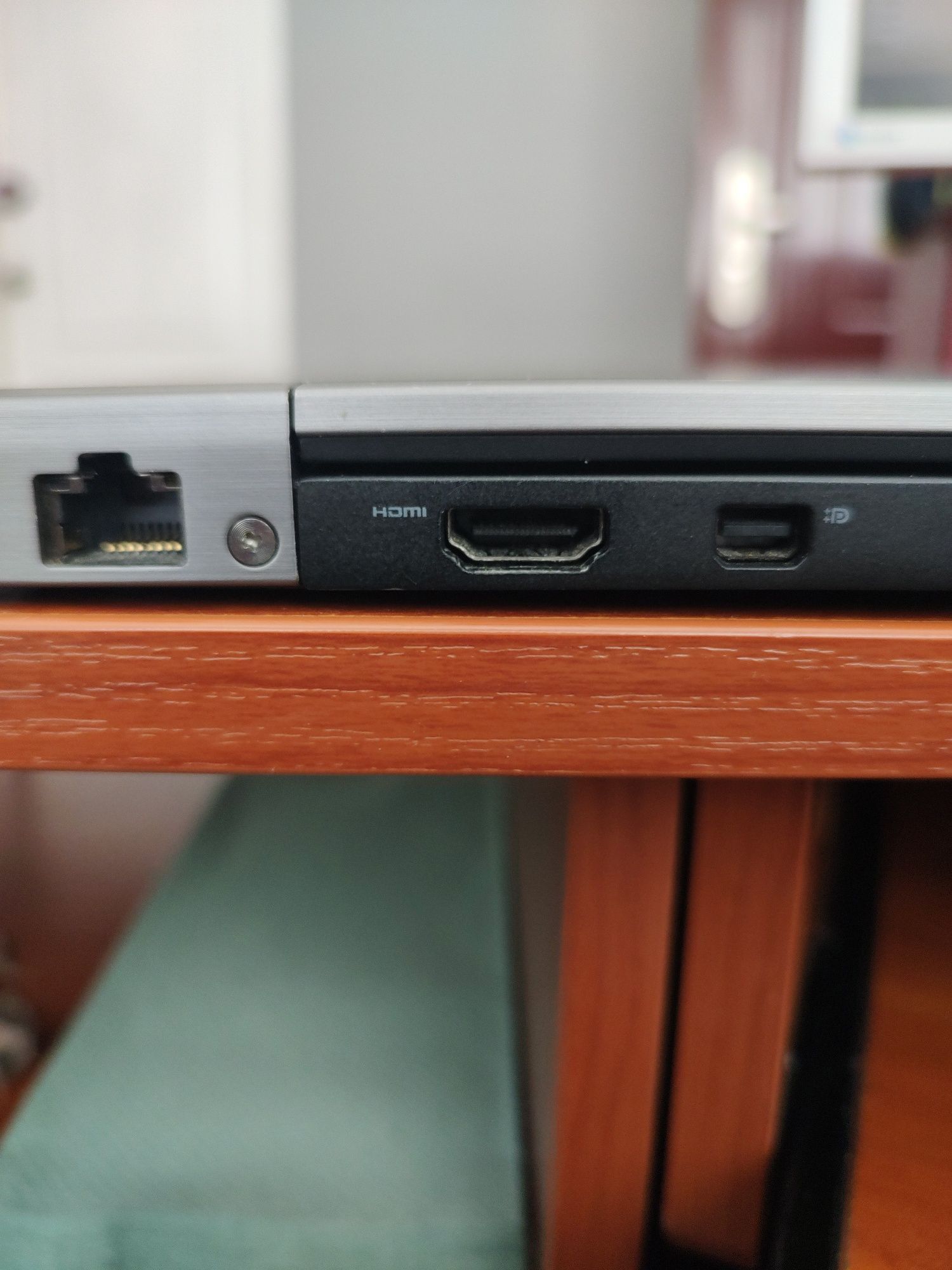 Ноутбук Dell Latitude E7270 нов. батарея 7200! (i5-6300U/8gb/SSD)