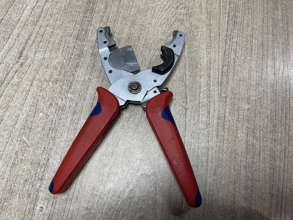 Knipex 90 25 20 / труборіз Кніпекс для мʼяких труб