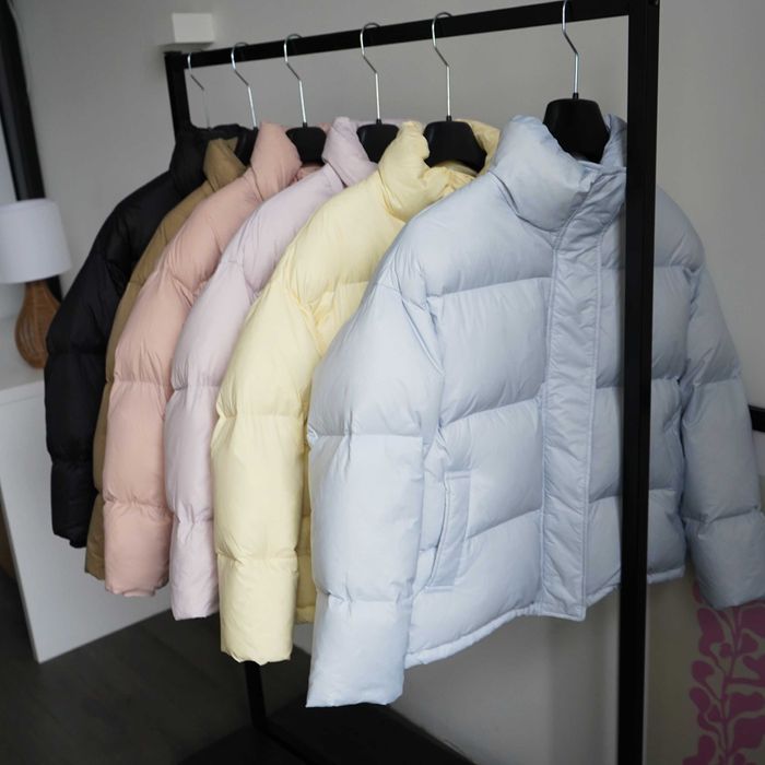 Об’ємний стьобаний пуховик у ніжних пастельних відтінках