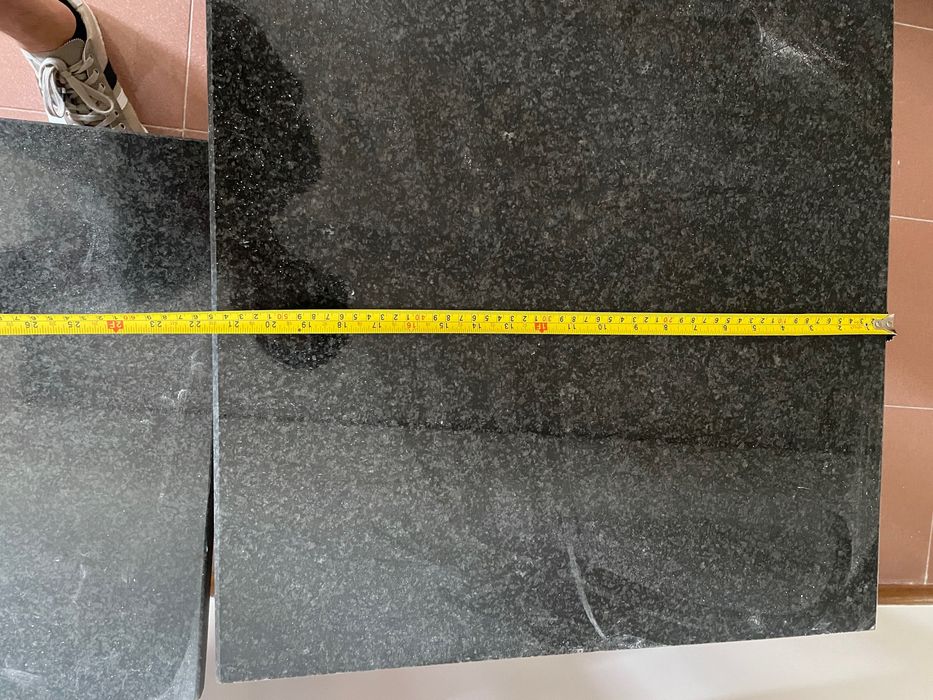 Mesas de apoio sala em granito preto impecáveis