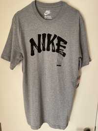 T Shirt  Nike homem tamanho L  nova com etiquetas