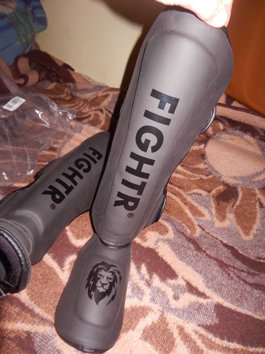 Wyprzedaż->A5702 Ochraniacze piszczeli i stóp FIGHTER BLACK rozm. M