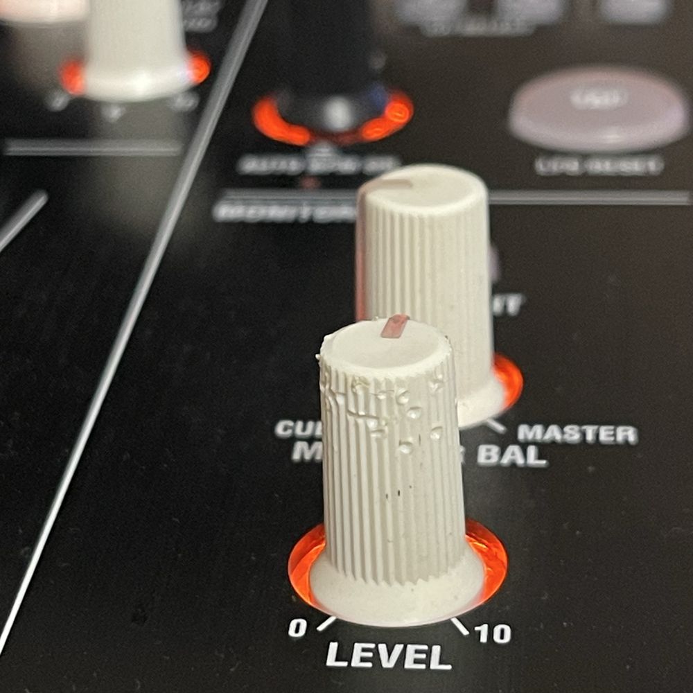 Mikser DJ Korg Zero4 ,kontroler, DVS, FireWire, Midi, Traktor, Ableton