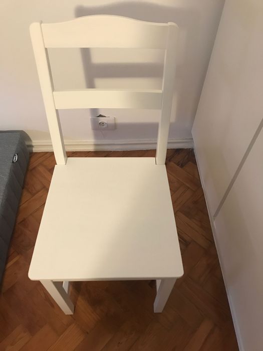 Cadeira Branca Ikea de madeira