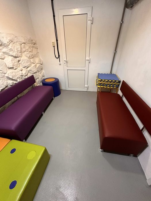 Диванчики очікування в школу, салон краси, офіс, коридор, лікарню