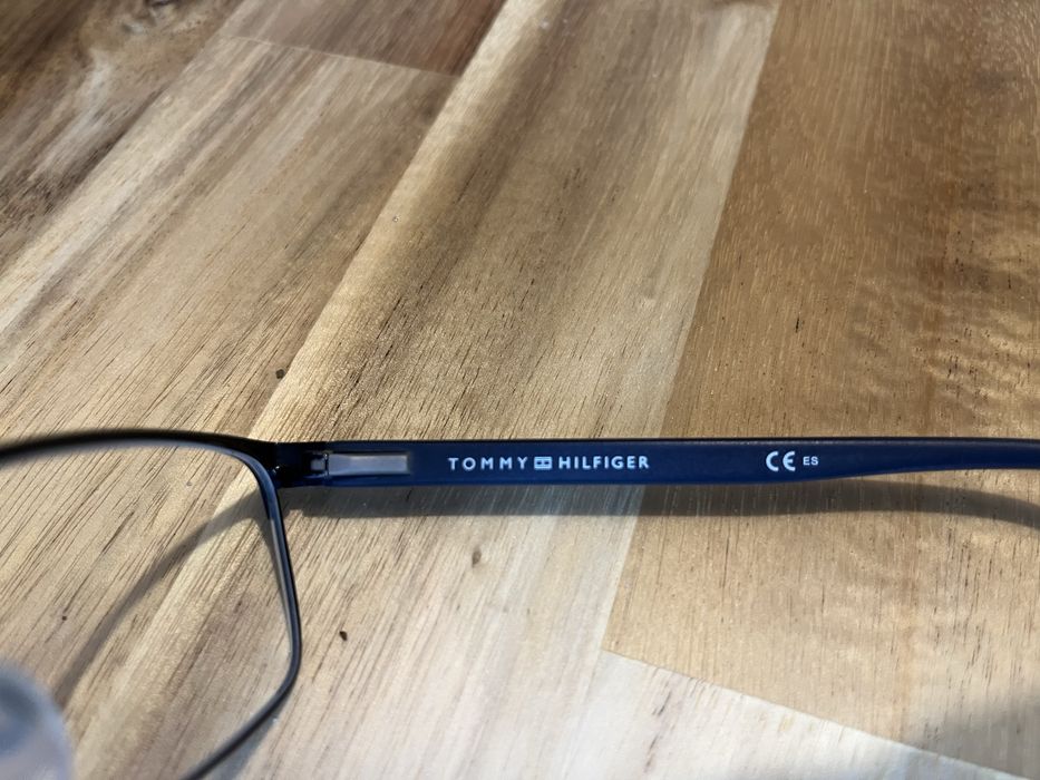 Okulary do czytania Tommy Hilfiger z soczewkami 0,5