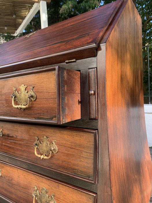 Papeleira em Pau santo