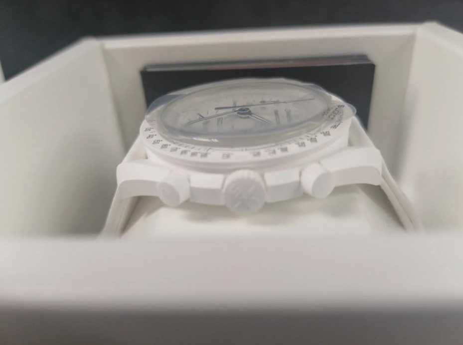 Swatch xOmega To Moonphase Snoopy SO33W700