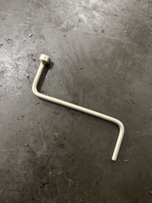 Oryginalny klucz do kół bmw 17