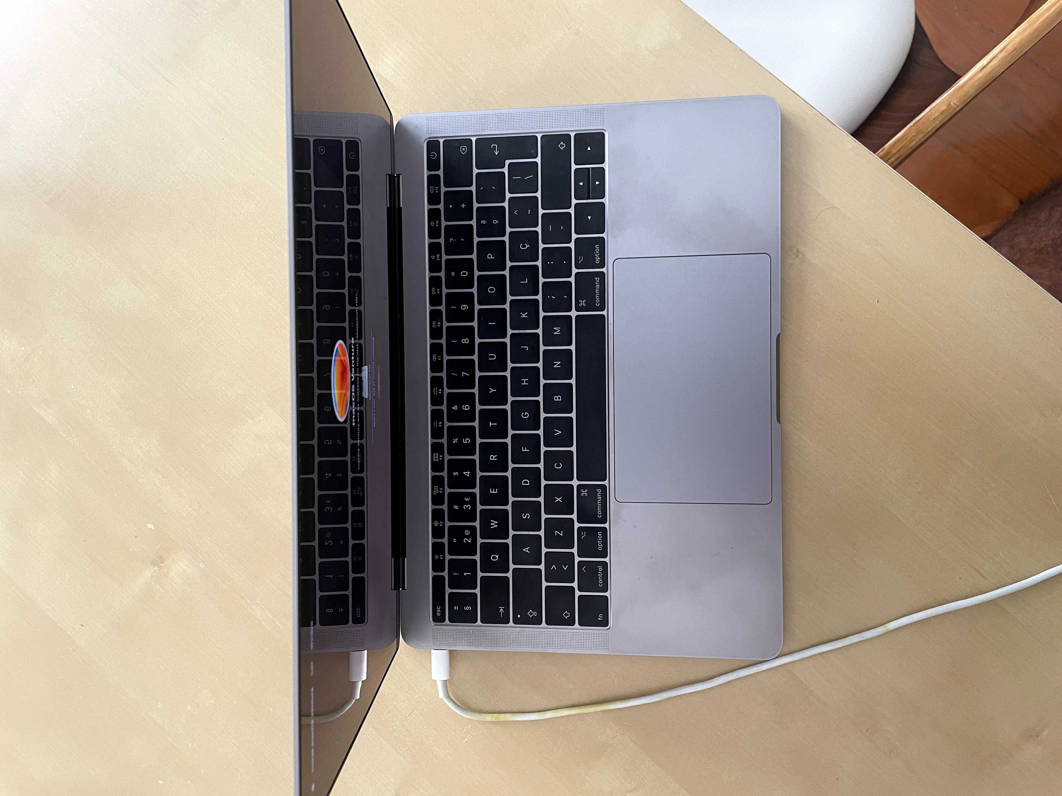 MacBook Pro (13", 2017) • QWERTY - Português