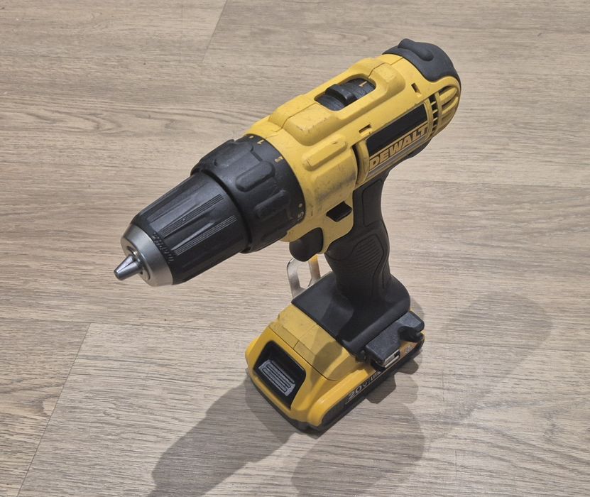 Шуруповерт Dewalt DCD 771