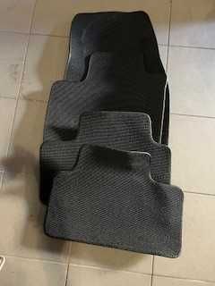 Conjunto de 4 tapetes novos para Volvo V 40