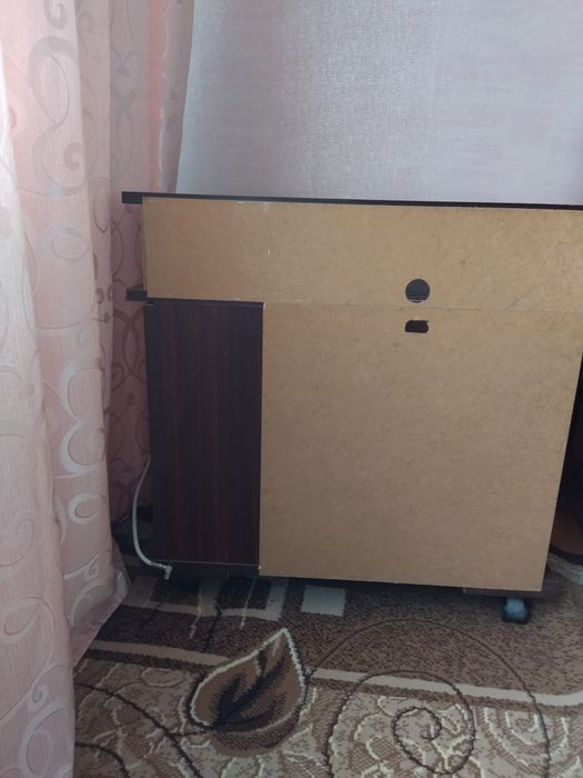 Тумбочка під телевізор