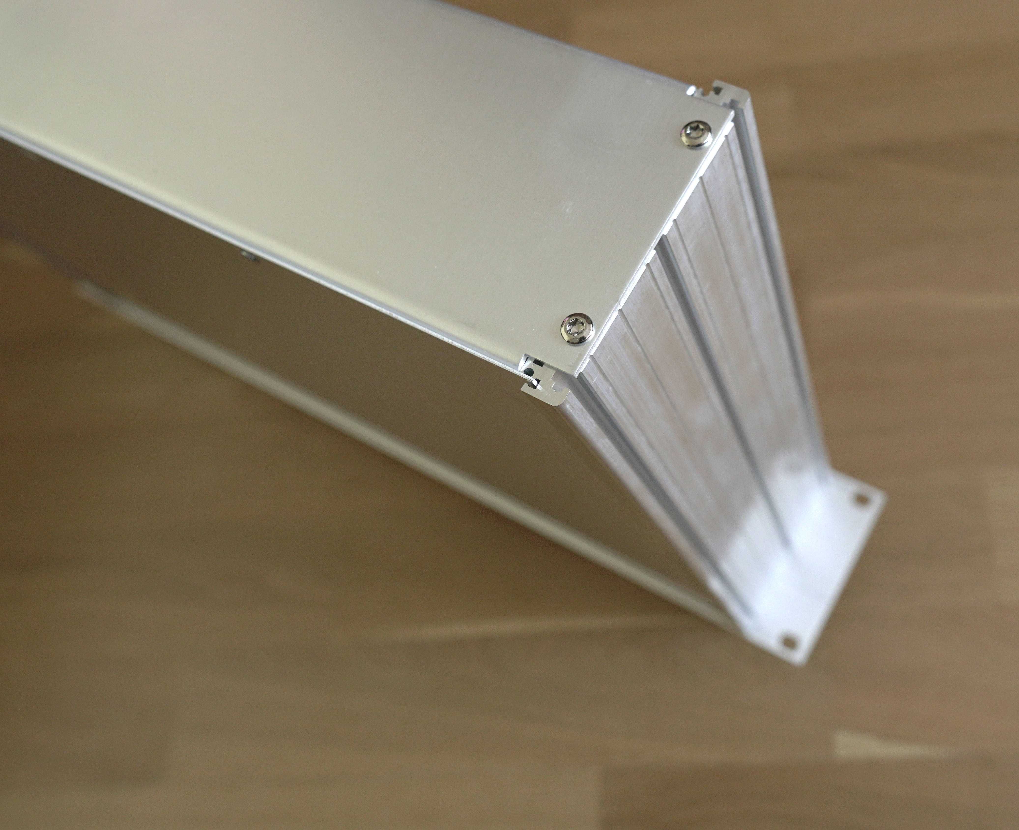 SCHROFF solidna aluminiowa obudowa 2U do szafy rack 19"