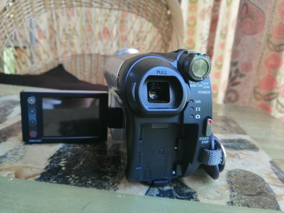 Câmara de filmar SONY Handycam DCR-DVD106