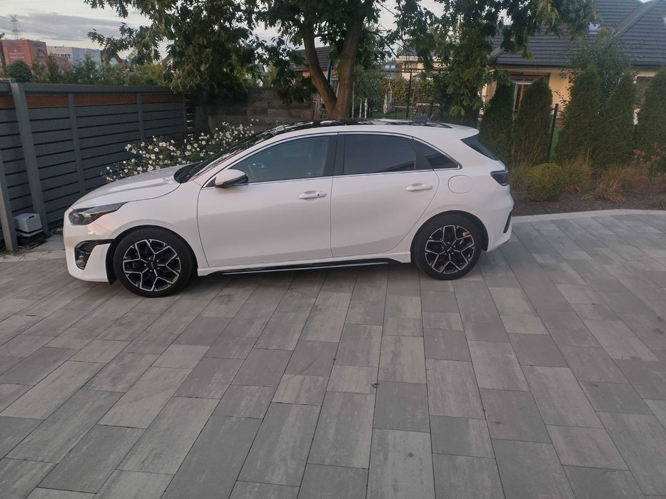 Kia cee'd GT Lain Heczbek Biała perła
