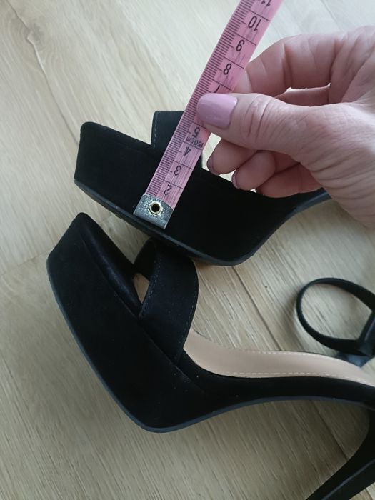 Sandały na szpilce,obcasy