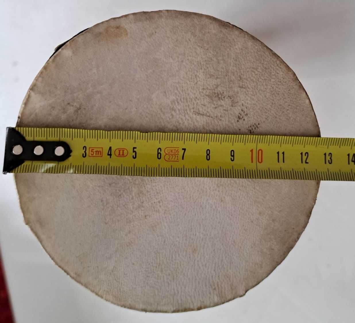 Bębenek instrument afrykański bambus