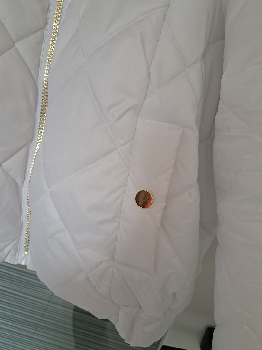 Biała kurtka rozmiar 46