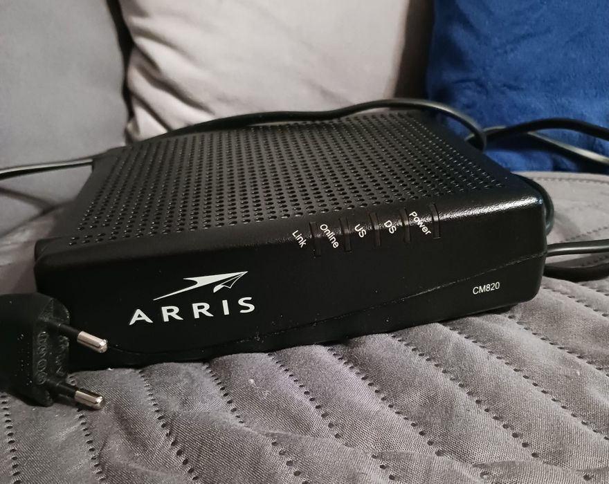 Arris CM820S modem kablowy + TP Link router bezprzewodowy wifi