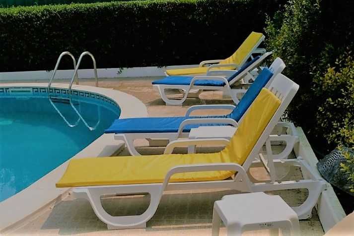 Moradia usada com jardim e piscina