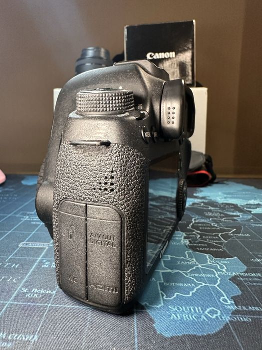 Canon EOS 6D Wi-Fi — повний кадр