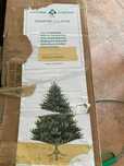 Árvore de Natal com estrutura metálica com efeitos
