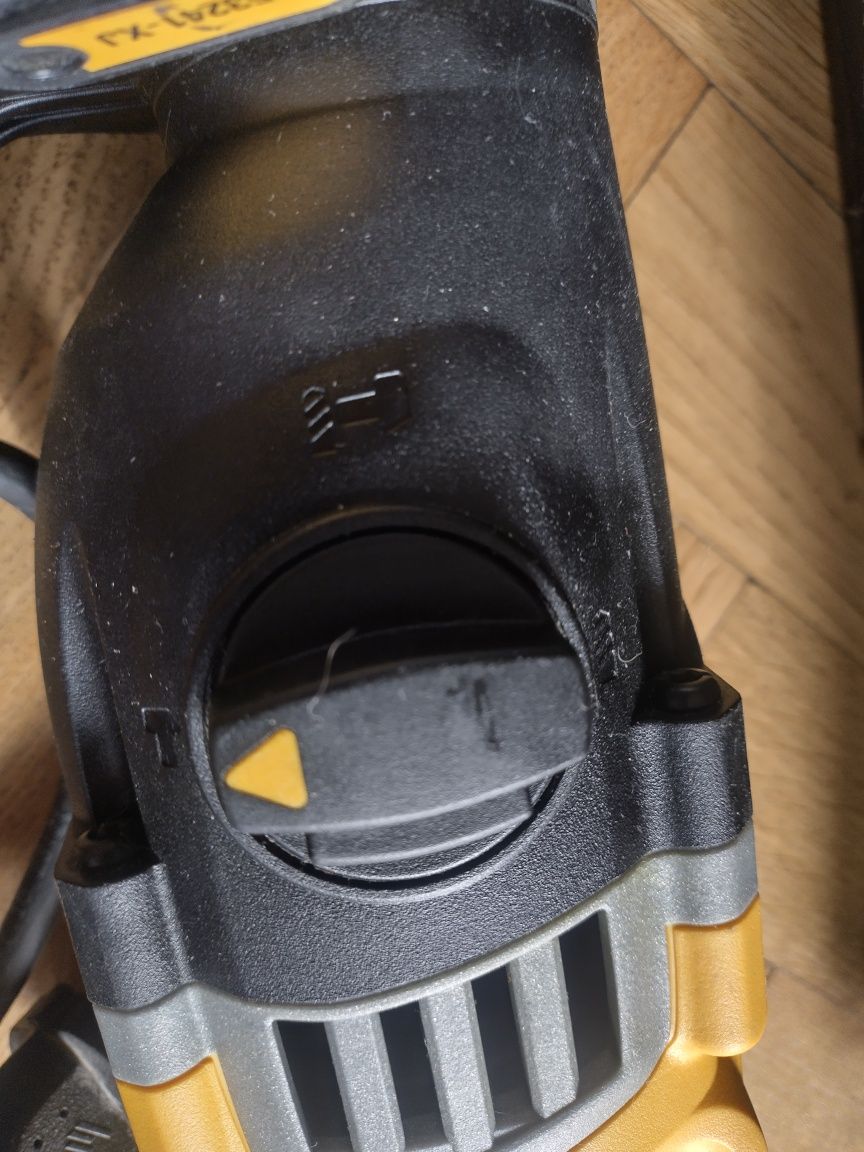 Młotowiertarka młot wiertarka udarowa Dewalt D25144K SDS+ 900W