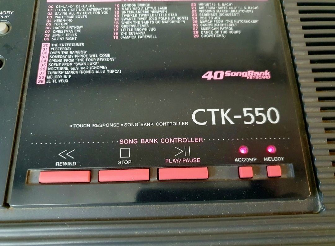 Keyboard Casio z Dynamiczną klawiaturą