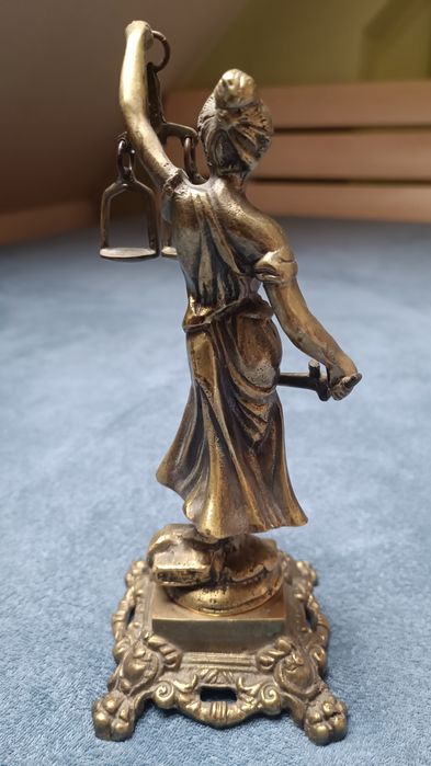 Figurka z mosiądzu Temida, Sprawiedliwość (wysokość 23 cm)