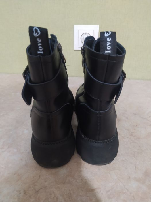 Чоботи жіночі, шкіряні з хутром