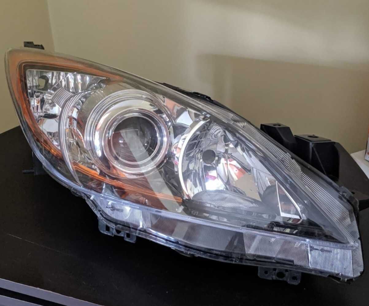 Farol/Ótica Mazda 3 (BL) (Lado DIREITO) - LER c/ ATENÇÃO!