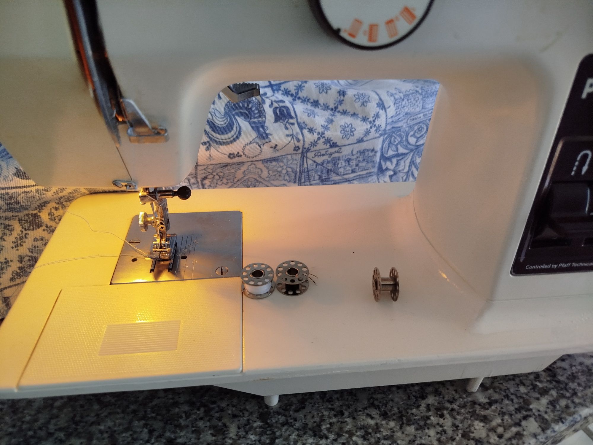 Máquina de costura pfaff 750